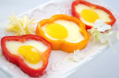 kızarmış yumurta tatlı biber