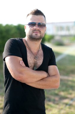 yakışıklı adam