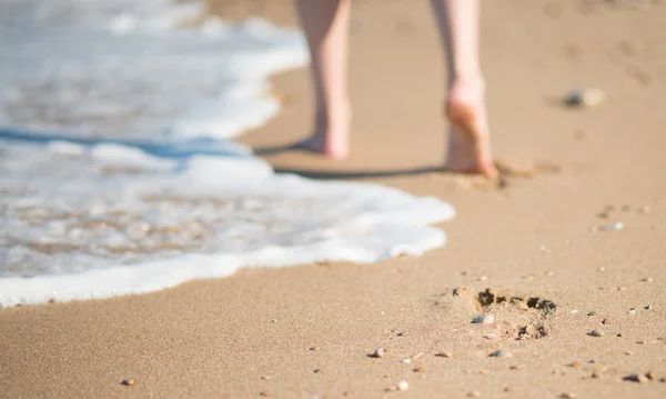 Footprints on the beach — Stock Photo, Image