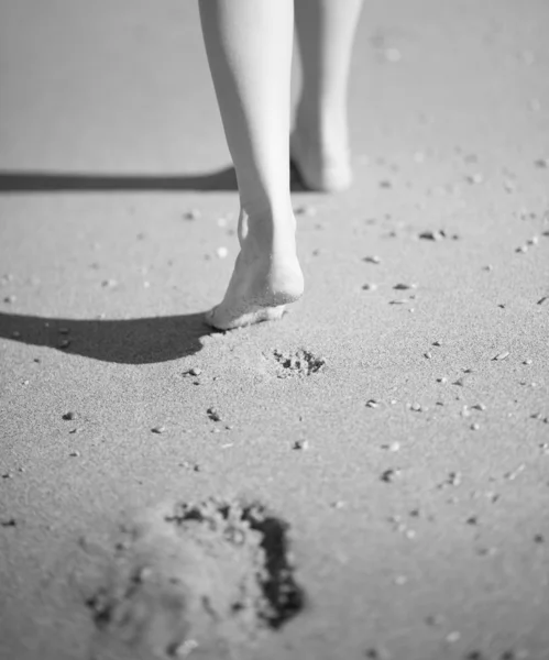 Footprints on the beach — Stock Photo, Image