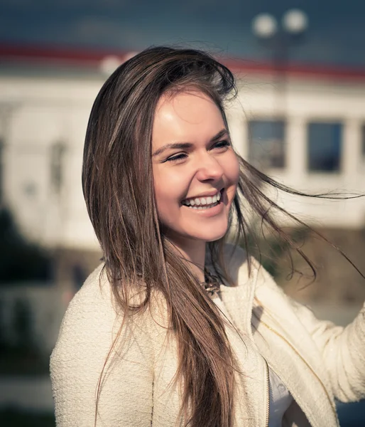 Retrato de uma menina bonita de perto — Fotografia de Stock