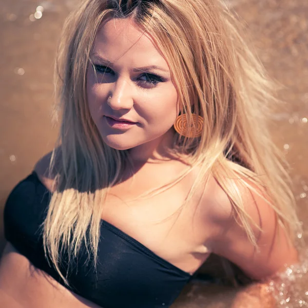 güzel seksi şık sarışın beyaz genç kadın modeli