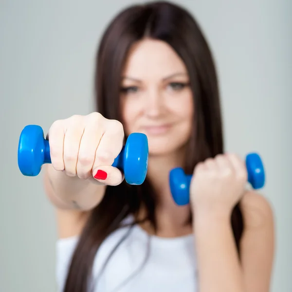 La joven va a practicar deportes. — Foto de Stock