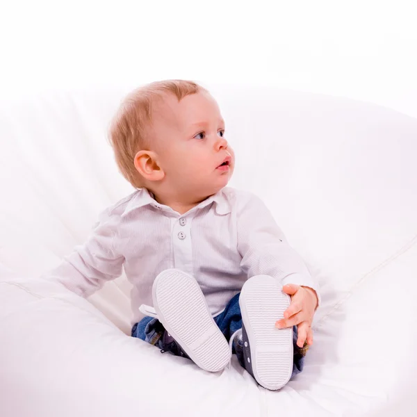 Bebé-niño sobre fondo blanco —  Fotos de Stock