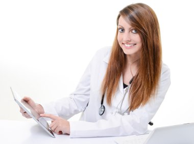 kız öğrenci doktor dijital tablet ile çalışma