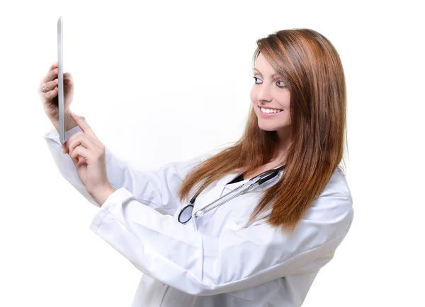 Estudante médica trabalhando com tablet digital — Fotografia de Stock