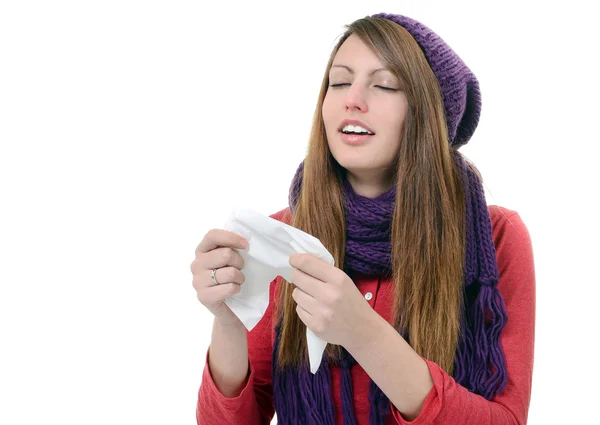 Kranke woman.flu.woman erkältet. Niesen ins Taschentuch. Kopfschmerzen. Virusmedikamente — Stockfoto