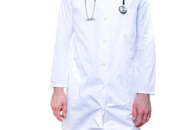 Doktor stetoskop ile gülümseyerek. izole