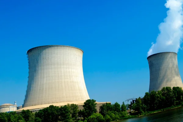 Atomic plant waterfront — Stock Photo, Image