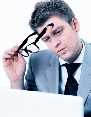 Ofiste yoğun iş adamı