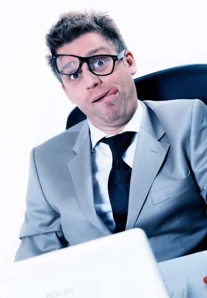 Ofis Yöneticisi dışarı ucube vurguladı