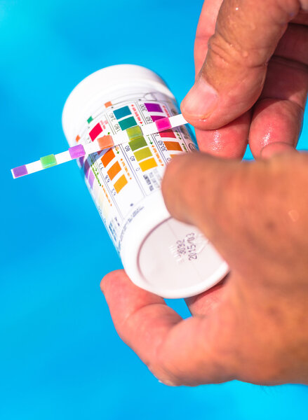 Проверьте Ph частного бассейна
