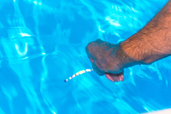 Проверьте Ph частного бассейна
