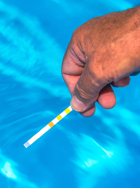 Проверьте Ph частного бассейна
