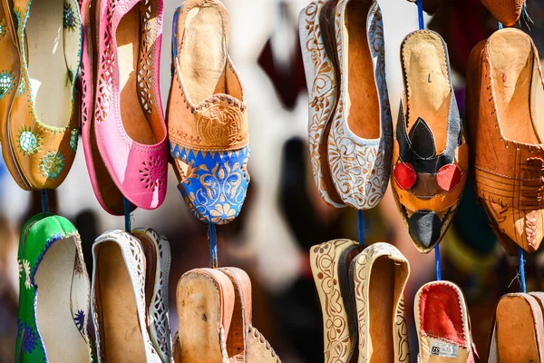 Zapatillas marroquíes de colores, Marrakech — Foto de Stock