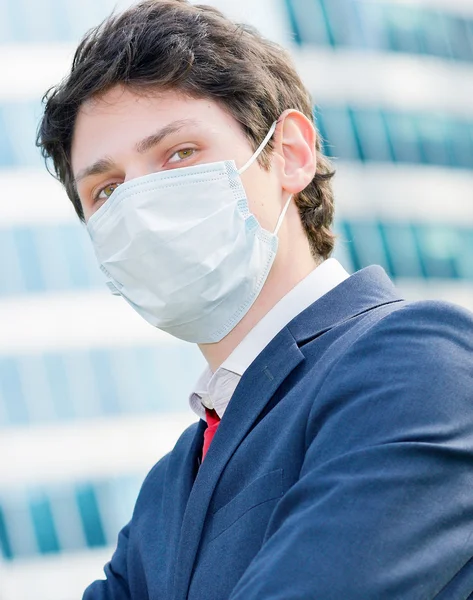 Junior executives dynamics  wearing protective face mask against — Stock Photo, Image