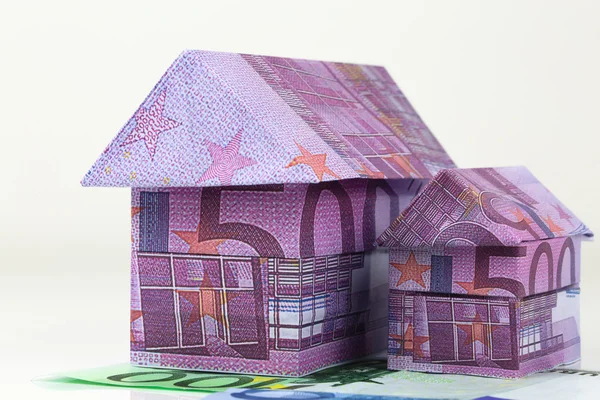 Euro bankbiljetten huis — Stockfoto