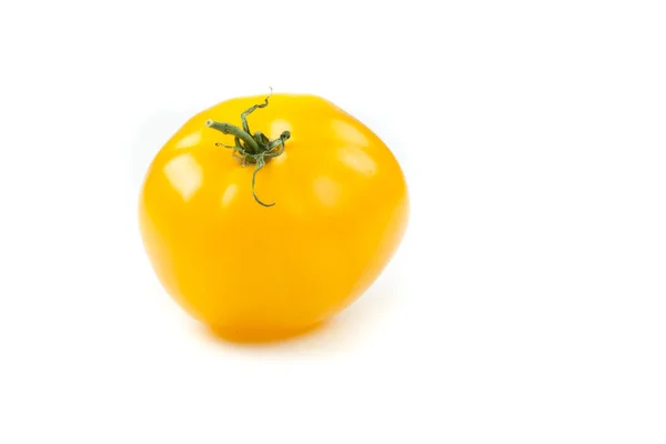 Tomate jaune isolée sur blanc — Photo