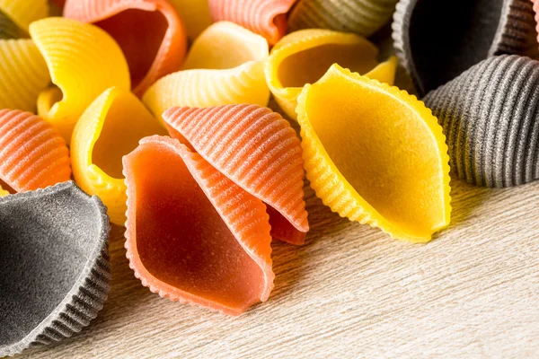 Ungekochte italienische Conchiglie-Pasta — Stockfoto