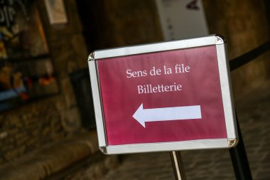 Müze Masası sıra giriş