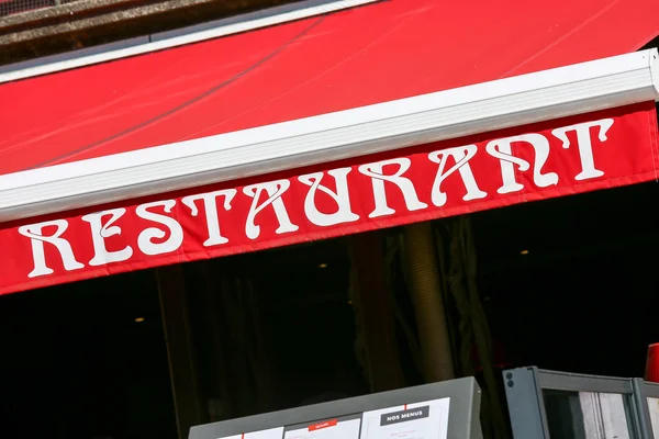 Storefront of french restaurant — Stock Photo, Image