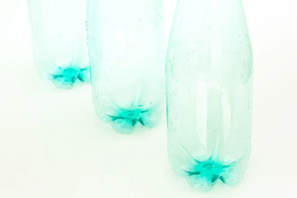 Bottiglie di plastica isolate su bianco — Foto Stock