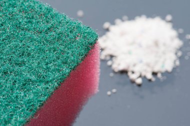 Bulaşık süngeri ve sitrik asit. Mutfak temizliği.