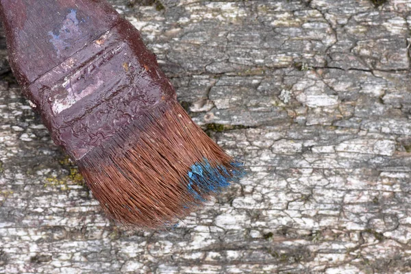 Vieux Pinceau Sur Une Planche Bois Peindre Mur Dans Maison — Photo