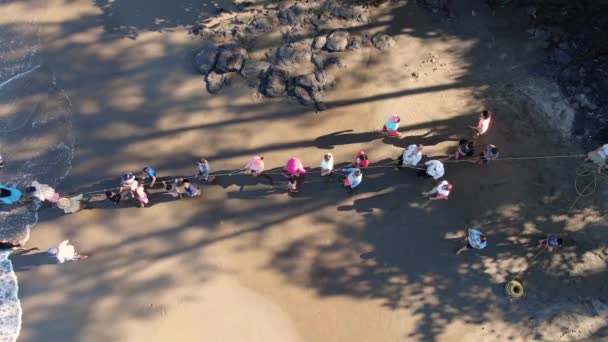 Ambachtelijke Collectieve Visserij Playa Hermosa Luchtfoto Drone Traditionele Visserij Zelfvoorzieningsvisserij — Stockvideo