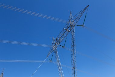 Enerji Nakil Hattı Direkleri