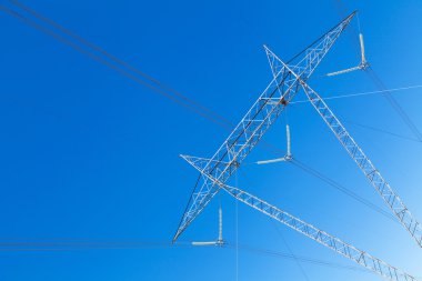 Enerji Nakil Hattı Direkleri