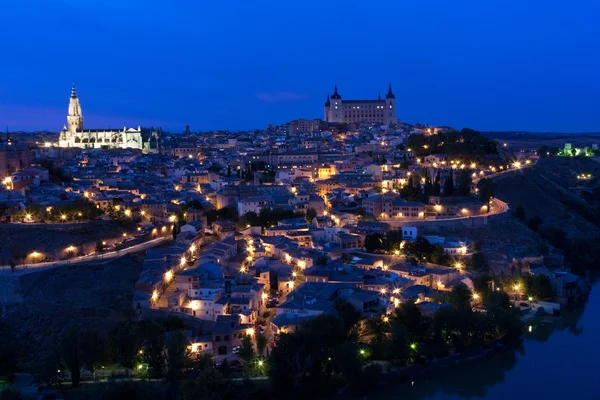Vista nocturna de la ciudad Toledo — Foto de Stock