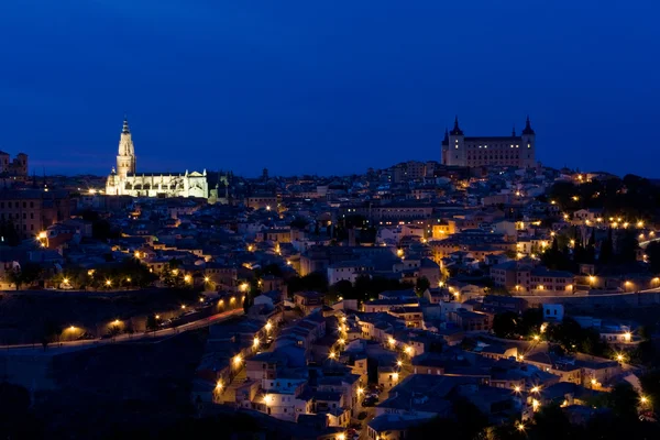 Vista notturna della città Toledo — Foto Stock