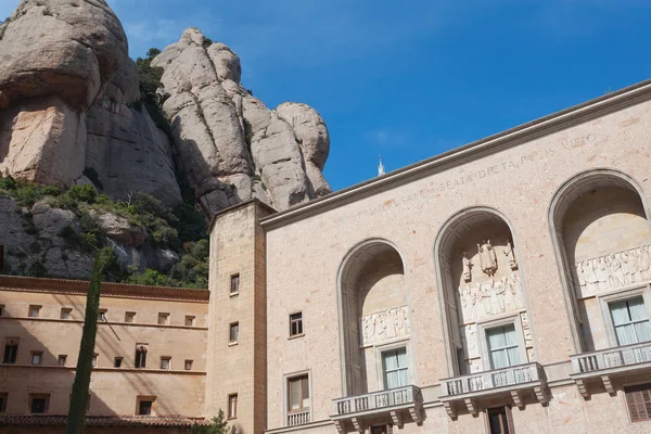 La abadía benedictina, Santa Maria de Montserrat . — Foto de Stock