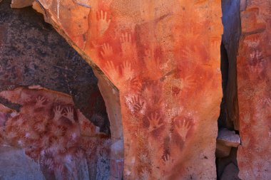 cueva de las manos resimlerinde mağara