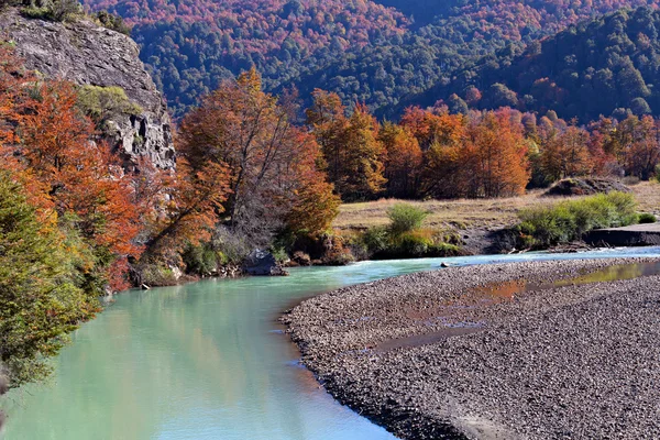 Autumn mountain river — Stock Photo, Image