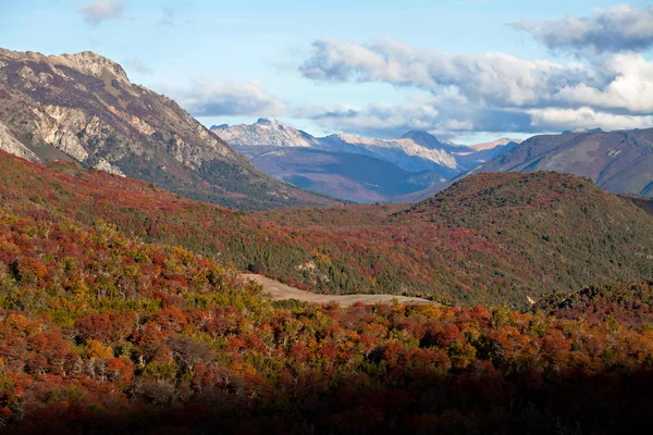 Jesień krajobraz w góry — Zdjęcie stockowe