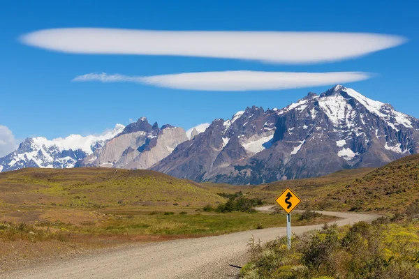 Señal de tráfico en el parque nacional Torres del Paine —  Fotos de Stock