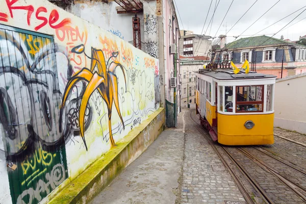 Slavná tramvaj Lisabonské — Stock fotografie