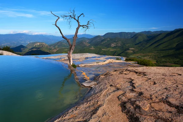 Terraced standing water near famous attraction Hierve el Agua. — Stock Photo, Image