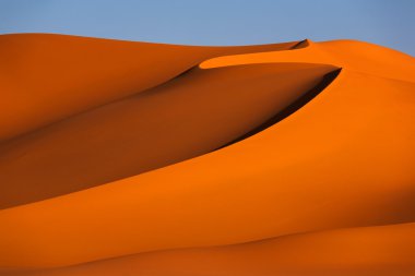 Çöldeki kum tepeleri