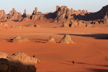 sahara Çölü'nde taşlar
