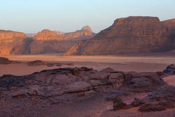 Intemperismo rochoso no deserto — Fotografia de Stock