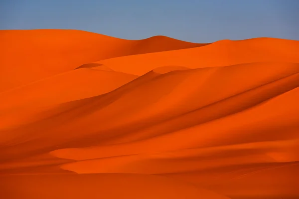 Dune di sabbia nel deserto — Foto Stock