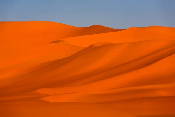 Dunas de arena en el desierto — Foto de Stock