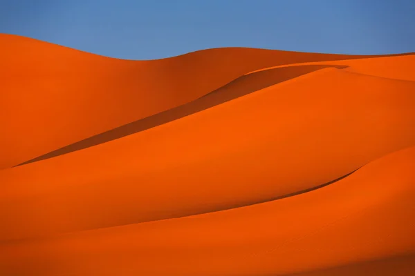 Dunas de areia no deserto — Fotografia de Stock