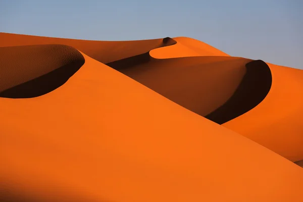 Dune di sabbia nel deserto — Foto Stock