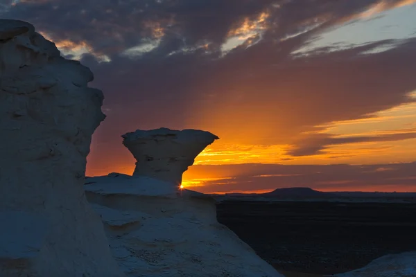 Sonnenuntergang in der weißen Wüste — Stockfoto
