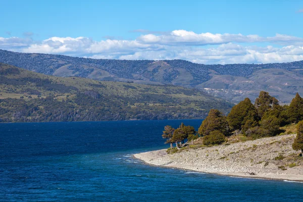 Lago Huechulafquen, parque nacional Lanin — Foto de Stock