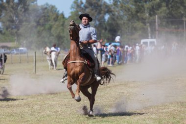 Gauchos tr fiesta de la tradicion san antonio de areco içinde